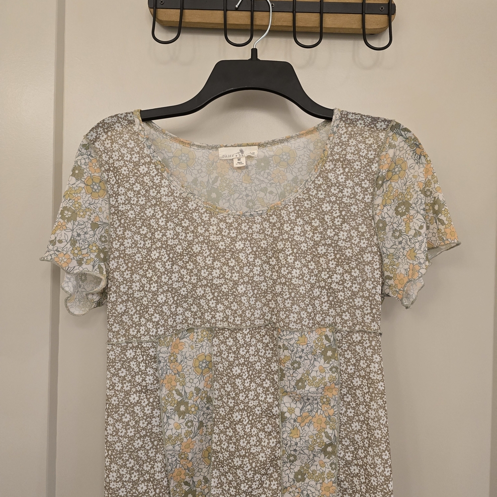 Charming Floral Short Sleeve Top